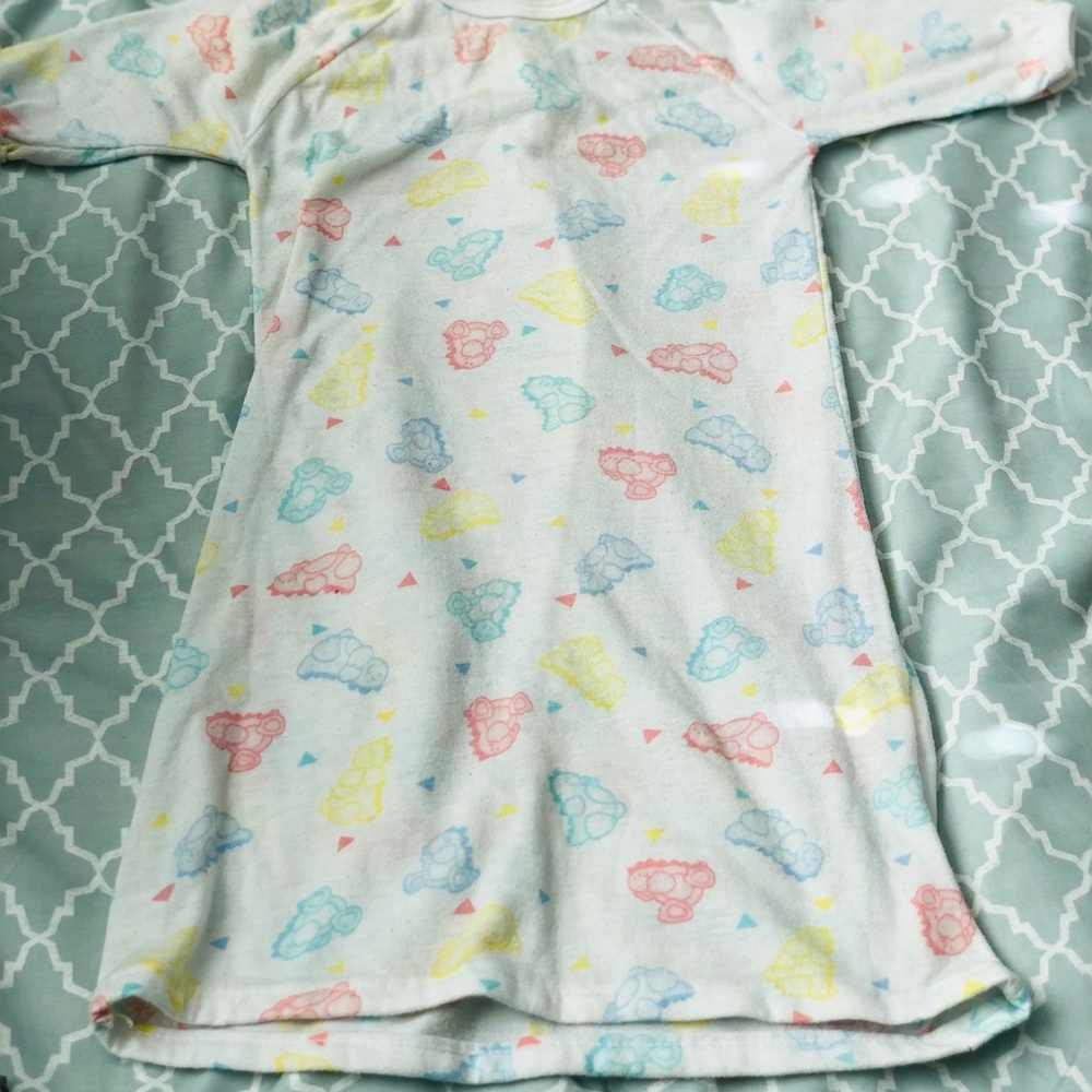 Gown - Picture 4 of 5